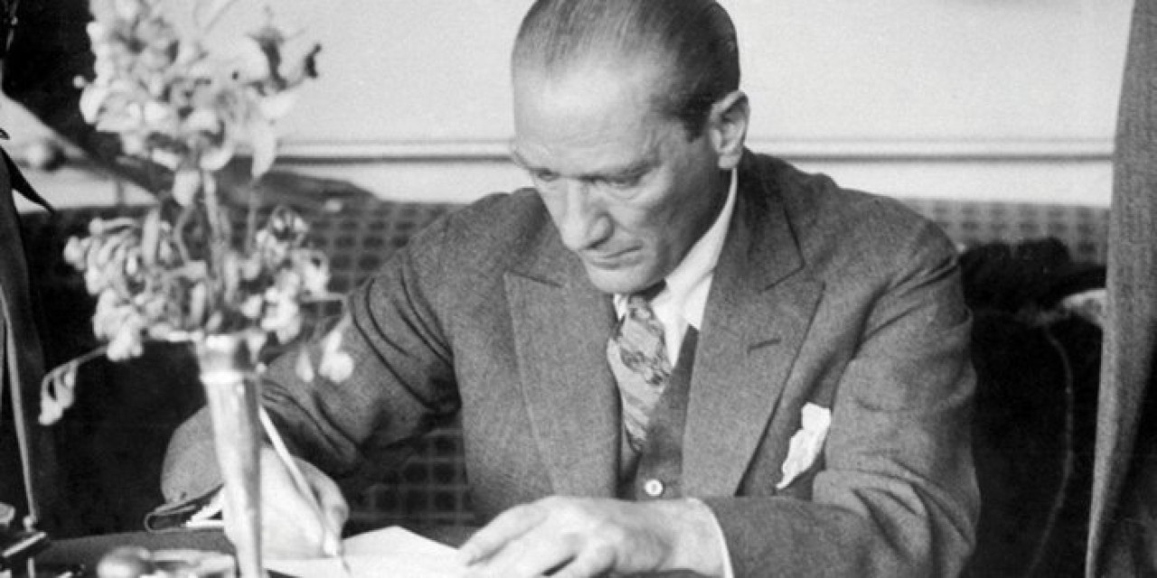 Atatürk'ün gerçek imzası ortaya çıktı: Bilinenden farklı!