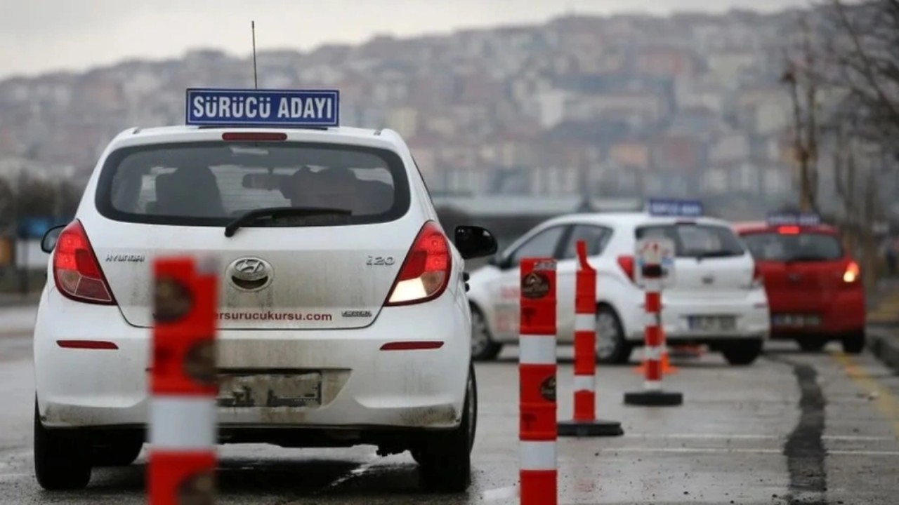 Ehliyet Almak Çetin Ceviz Oluyor! Yeni Sınav Sistemi Sürücüleri Zorluyor!