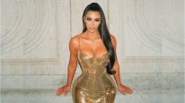 Kim Kardashian’ın podyum yürüyüşü alay konusu oldu!