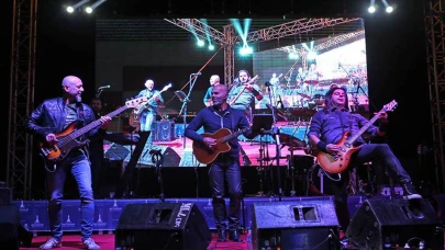 Yüksek Sadakat Kadıköy’de sahne alıyor