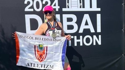 İnegöllü Kadın Sporcu Dubai Maratonunda Koştu