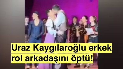 'Aşık Shakespeare' adlı tiyatro oyununda erkek rol arkadaşı ile öpüşen Uraz Kaygılaroğlu ilk kez konuştu!