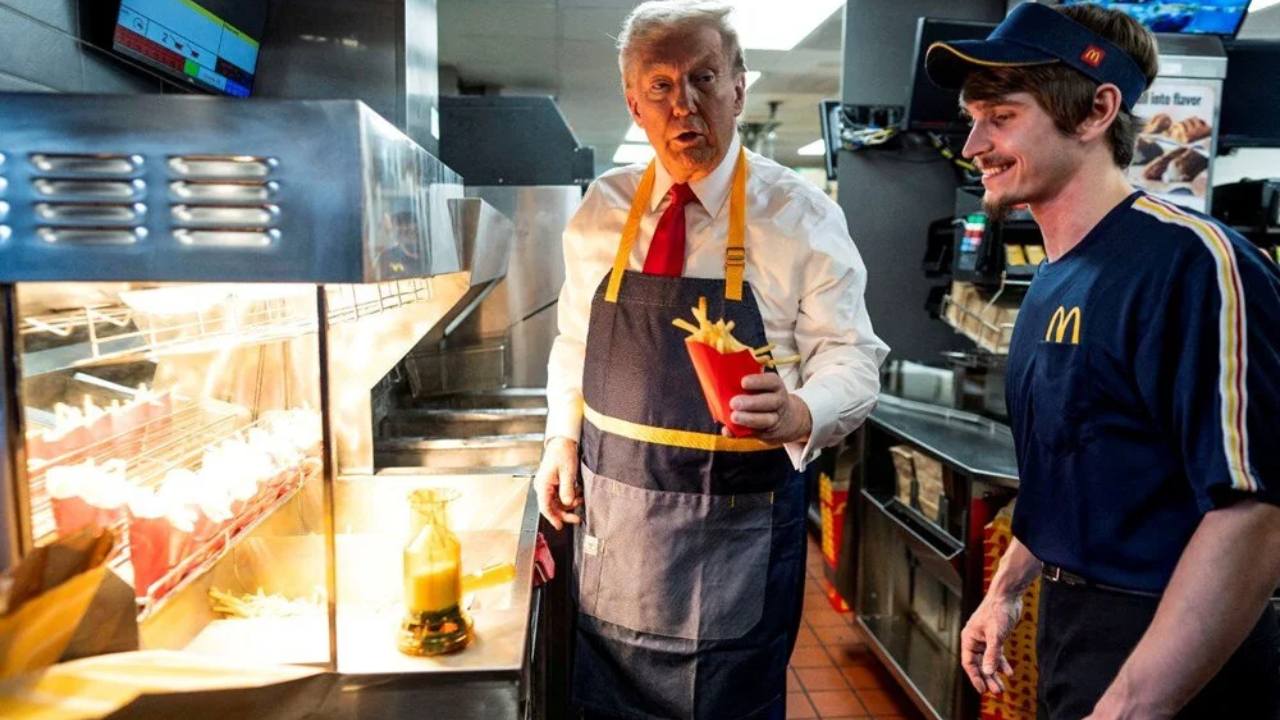 Trump, Seçim Kampanyasında McDonald's’ta Patates Kızarttı!