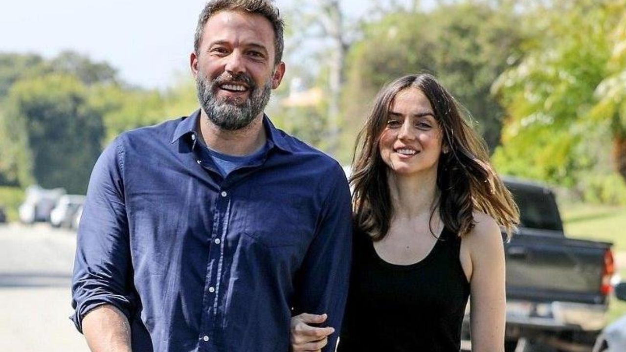 Hollywood Yıldızı Madrid’de: Ana de Armas Başkanının Üvey Oğluyla Görüntülendi!