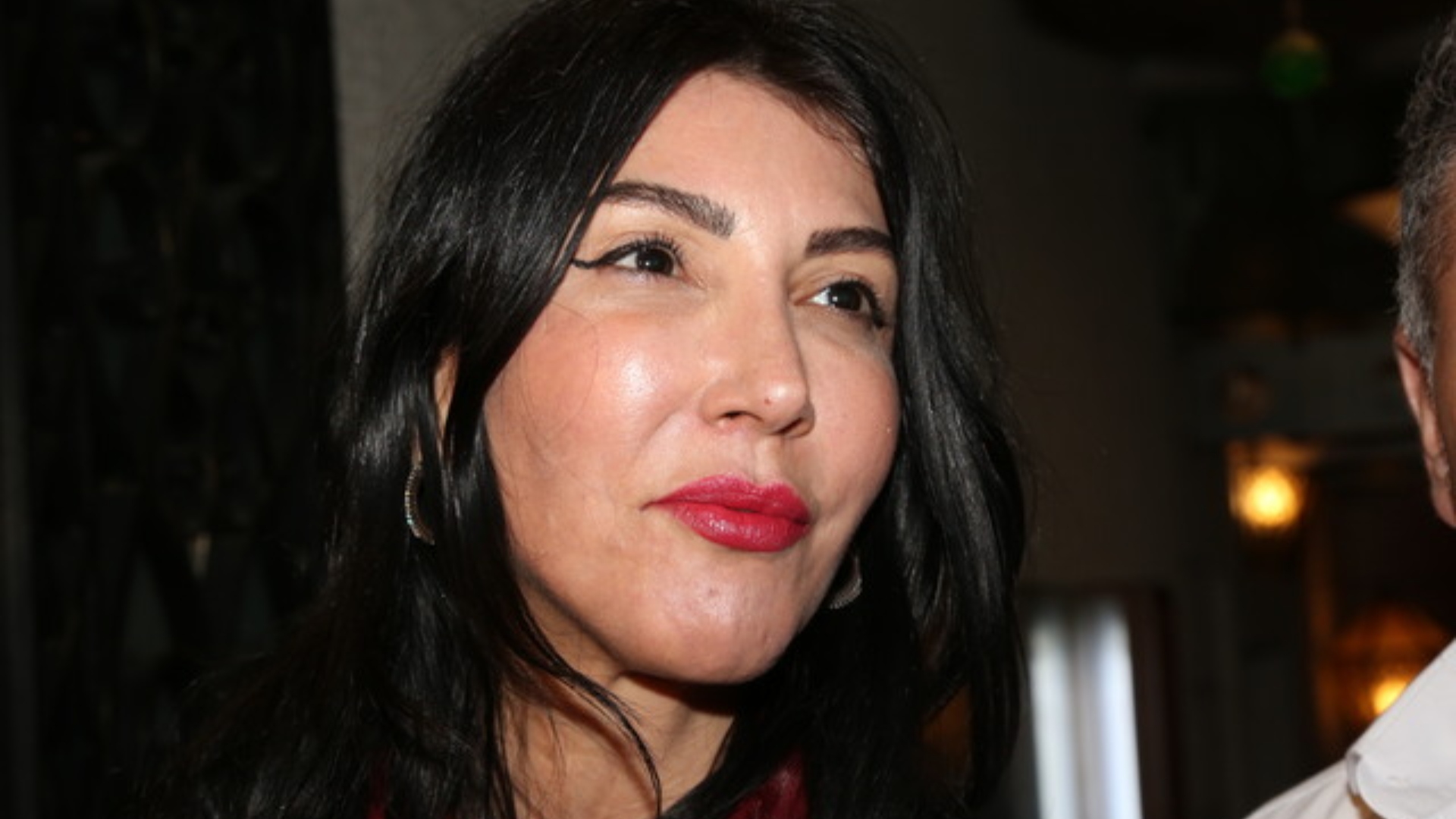 HANDE YENER